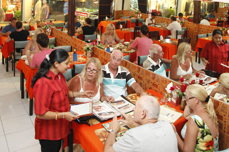 Delicious Indian food served at Noori India restaurant in Koh Samui